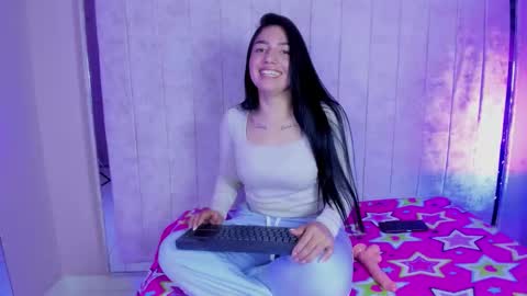 Snapshot of miahot8_ chatting on March 6, 2026, 3:47 am Mia online show from March 6, 2026, 3:47 am