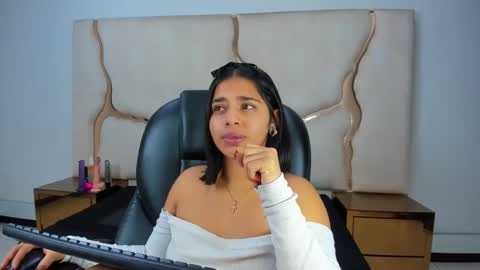 Snapshot of miahsex69 chatting on September 12, 2025, 4:45 am miahsex69 online show from September 12, 2025, 4:45 am
