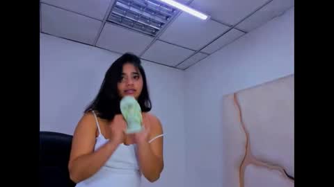 miahsex69 online show from November 24, 2025, 3:50 am