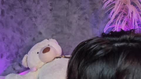 Miah Taylor online show from December 6, 2024, 7:54 am