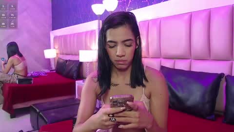 Mia online show from May 11, 2026, 11:49 am
