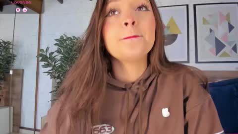 Mia  online show from December 5, 2025, 3:48 am