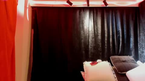 Snapshot of miaknox chatting on June 1, 2026, 12:01 am Mia online show from June 1, 2026, 12:01 am