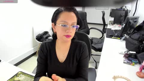 Mia  online show from January 13, 2026, 3:45 am