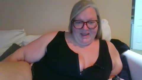 Snapshot of miamarie555 chatting on January 18, 2026, 3:54 am Miamarie555 online show from January 18, 2026, 3:54 am