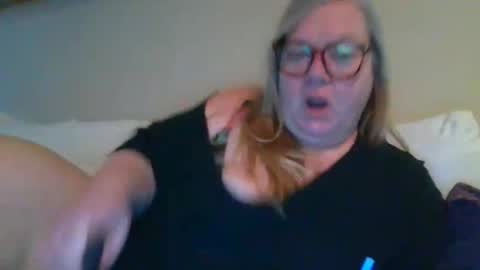 Snapshot of miamarie555 chatting on February 6, 2026, 11:41 pm Miamarie555 online show from February 6, 2026, 11:41 pm