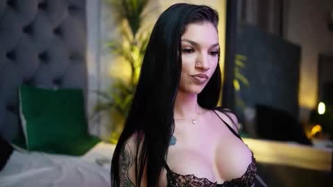  Miami  online show from October 25, 2025, 6:02 pm