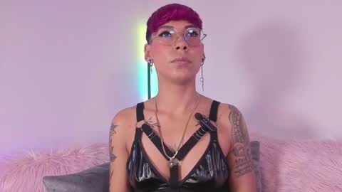 Mia Morgann online show from November 19, 2025, 1:33 pm