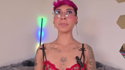 Mia Morgann online show from November 26, 2025, 1:34 pm