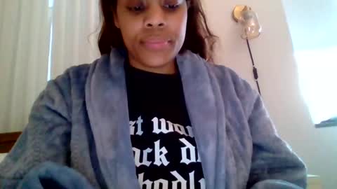 Snapshot of miamuffin8 chatting on January 6, 2025, 5:38 pm MiaMuffn online show from January 6, 2025, 5:38 pm