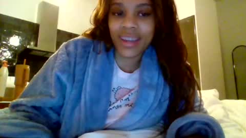 Snapshot of miamuffin8 chatting on February 2, 2025, 4:15 am MiaMuffn online show from February 2, 2025, 4:15 am