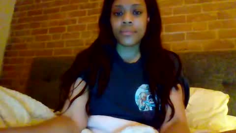 Snapshot of miamuffin8 chatting on October 20, 2025, 11:54 am MiaMuffn online show from October 20, 2025, 11:54 am