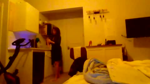 Snapshot of miamuffin8 chatting on April 12, 2026, 9:14 am MiaMuffn online show from April 12, 2026, 9:14 am