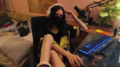 Kristien online show from October 27, 2025, 2:32 pm