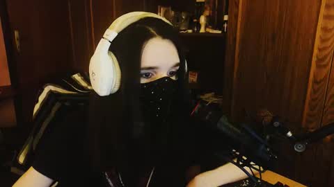 Snapshot of miaowhowl chatting on March 2, 2026, 4:47 am Kristien online show from March 2, 2026, 4:47 am