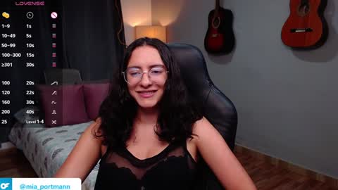 MIAPORTMANN online show from December 30, 2024, 7:53 pm