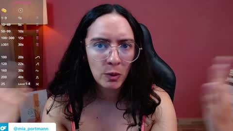 MIAPORTMANN online show from January 27, 2025, 1:41 pm