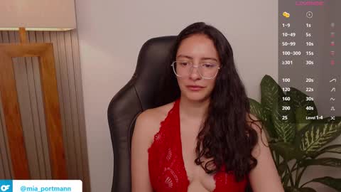 MIAPORTMANN online show from February 13, 2026, 8:21 am