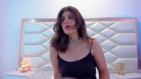 Sweetie Mia online show from February 5, 2025, 6:37 pm