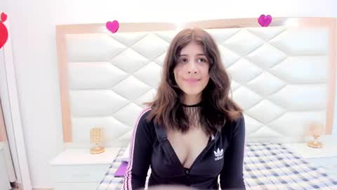 Sweetie Mia online show from February 13, 2025, 3:35 pm