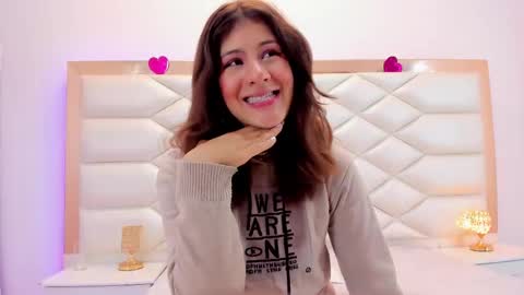 Sweetie Mia online show from February 14, 2025, 12:36 pm