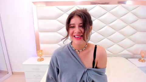 Sweetie Mia online show from February 20, 2025, 3:30 pm