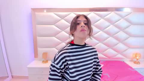 Sweetie Mia online show from February 28, 2025, 12:20 pm