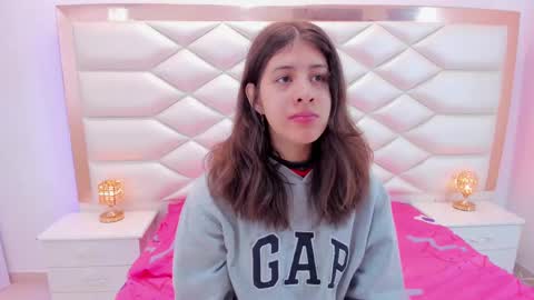 Sweetie Mia online show from March 8, 2025, 12:30 pm