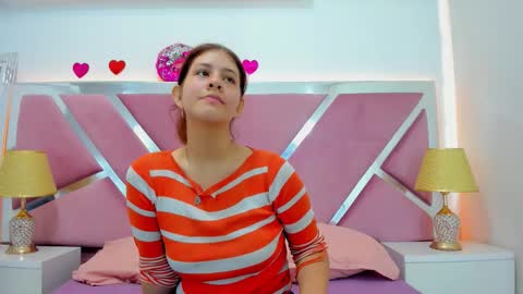 Sweetie Mia online show from September 22, 2025, 1:24 pm