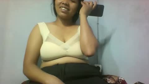 miarii online show from October 20, 2025, 5:57 pm