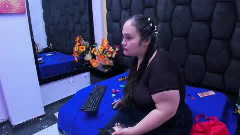 MiaRouse online show from January 14, 2026, 12:44 pm