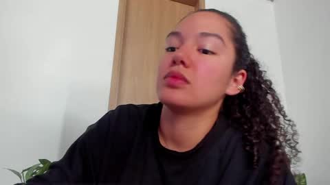 Mia Rouse online show from May 7, 2026, 6:35 pm