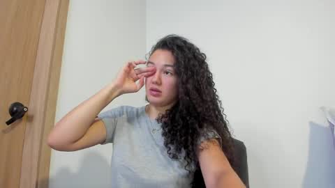 Mia Rouse online show from May 15, 2026, 10:28 pm