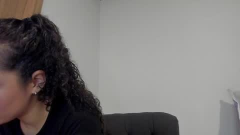 Mia Rouse online show from May 16, 2026, 9:35 pm