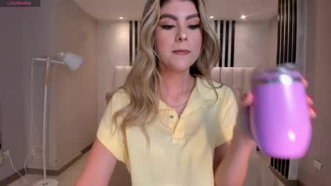 Mia Silva online show from May 8, 2026, 11:15 am