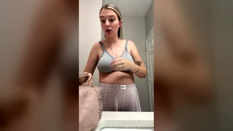 miasmith_001 online show from May 6, 2026, 7:41 pm