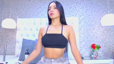 Mia Sweetth online show from November 18, 2025, 9:36 am
