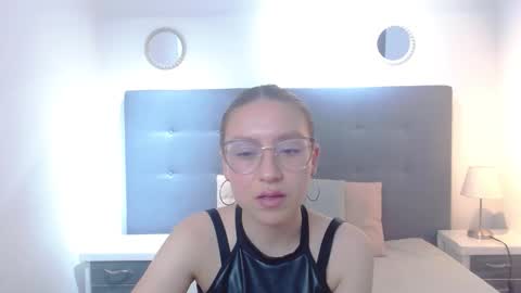 mia vega online show from January 8, 2026, 8:44 pm