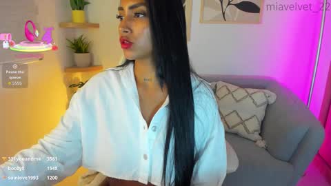 Snapshot of miavelvet_22 chatting on January 14, 2026, 5:24 am Mia Velvet online show from January 14, 2026, 5:24 am