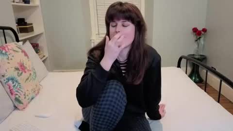 Snapshot of miawallace__ chatting on February 25, 2026, 9:57 pm Mia online show from February 25, 2026, 9:57 pm