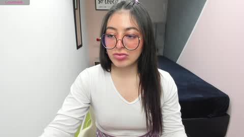 Snapshot of miawils_ chatting on February 4, 2025, 10:45 pm M I A W I L S online show from February 4, 2025, 10:45 pm
