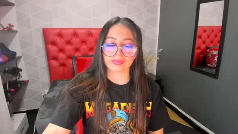 Snapshot of miawils_ chatting on February 7, 2025, 7:17 pm M I A W I L S online show from February 7, 2025, 7:17 pm