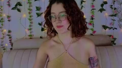 Snapshot of miawinx chatting on December 2, 2025, 1:22 am Mia winx online show from December 2, 2025, 1:22 am