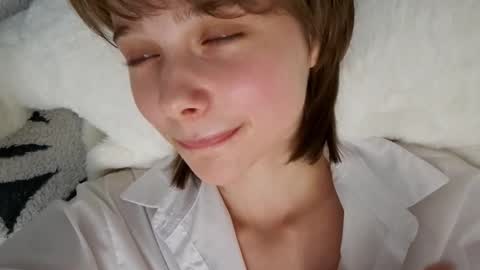 Luna online show from October 16, 2025, 5:25 pm