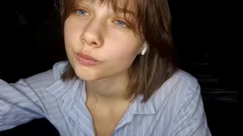 Luna online show from October 24, 2025, 5:31 pm