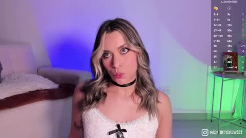         online show from October 19, 2025, 10:10 pm