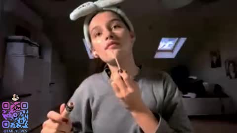 Emily online show from October 18, 2025, 2:18 pm