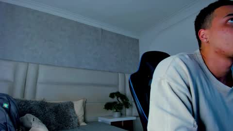 Michael online show from October 23, 2025, 4:23 am