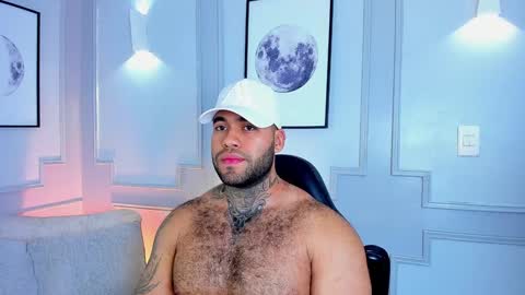 Snapshot of michael_salens chatting on February 4, 2025, 2:32 pm Michael Salens independent model online show from February 4, 2025, 2:32 pm