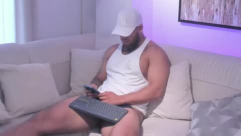 Snapshot of michael_salens chatting on February 13, 2025, 2:20 pm Michael Salens independent model online show from February 13, 2025, 2:20 pm